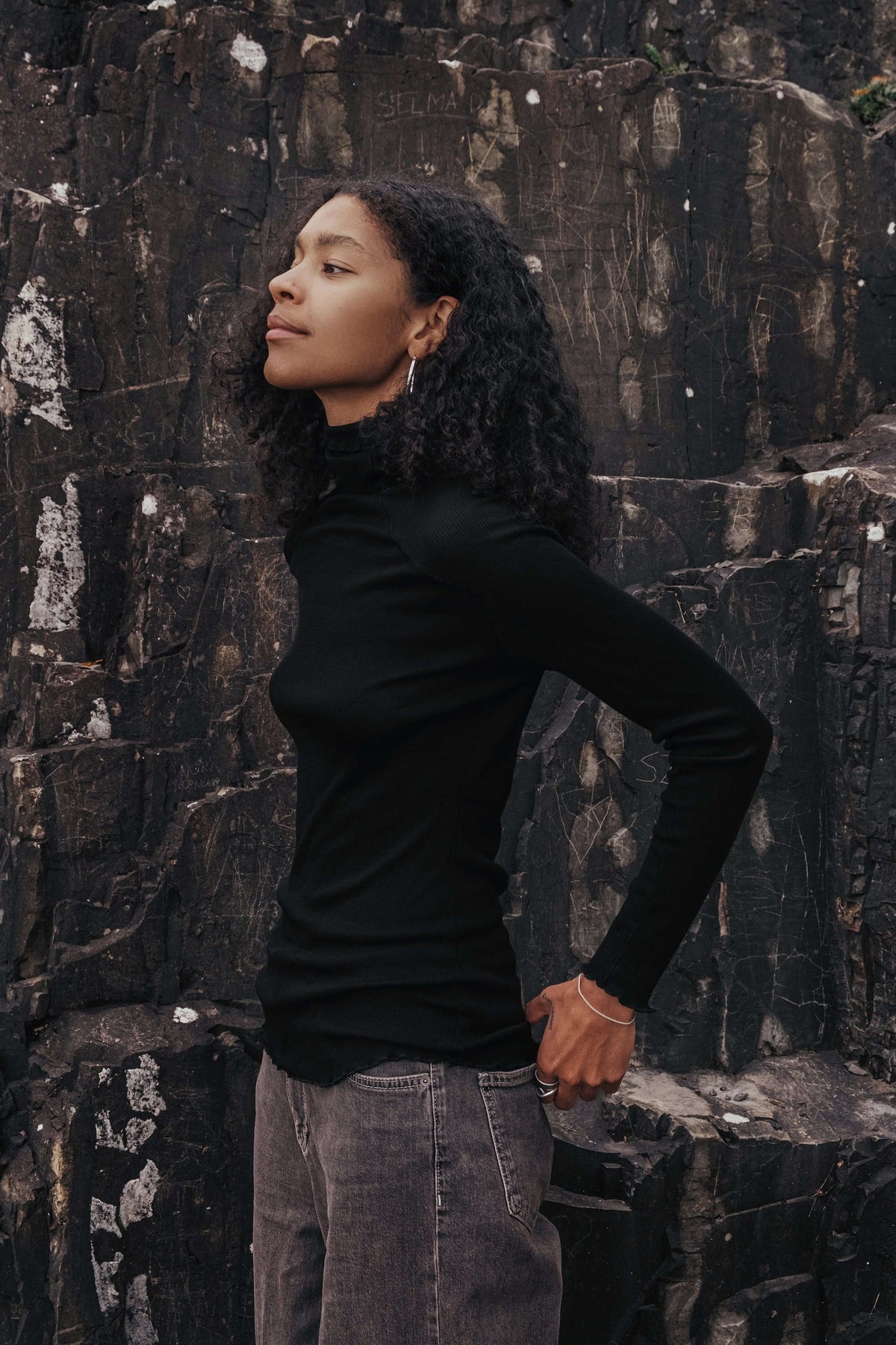 Oslo ribbed merino wool turtleneck black