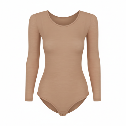 Wełniane body Astra w kolorze cielistym z długim rękawem, wykonane z elastycznej dzianiny merino.