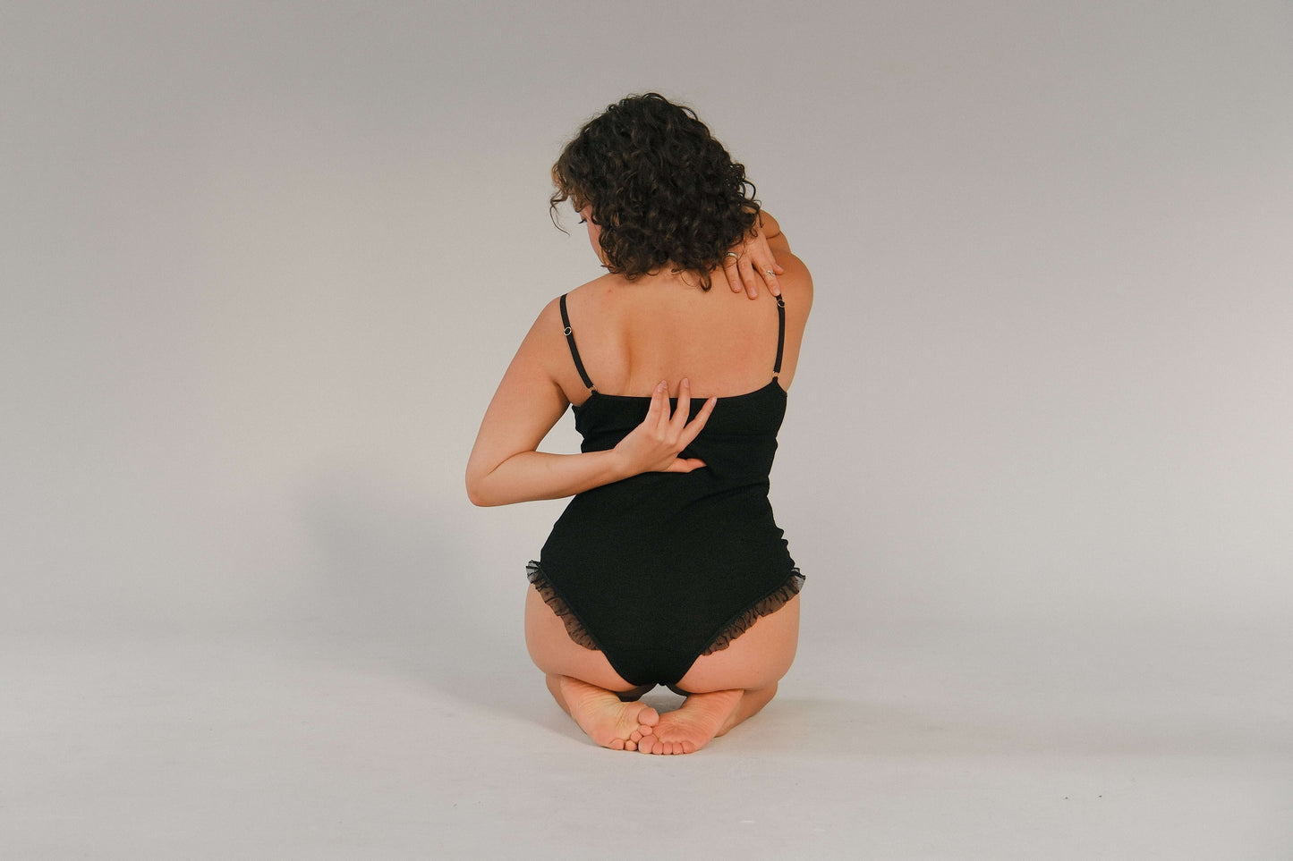 Body z wełny merino i tiulu Sierra